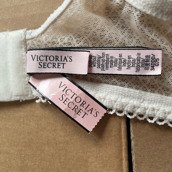 Victoria Secret- Dream angel unlined lace balconette bra - Picture 4 of 5